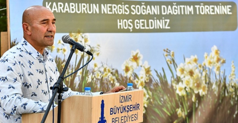 Başkan Soyer, Karaburunlu nergis üreticilerinin yüzünü güldürdü