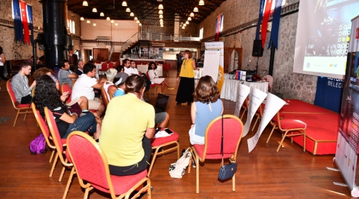 Haydi Türkiye Bisiklete' projesinin ilk toplantısı İzmir'de gerçekleşti
