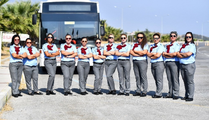 İzmir’de kadın şoförler yollarda
