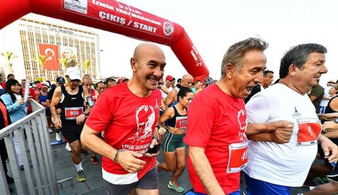 'Uluslararası İzmir Yarı Maratonu' keyif verdi