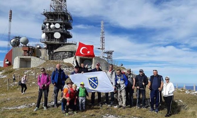 Bosna Hersek'teki Paljenik Zirvesi'nden Mehmetçik'e destek