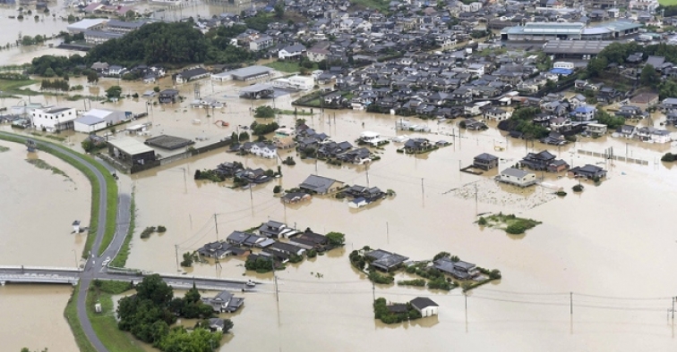 Japonya'da şiddetli yağış: 10 ölü