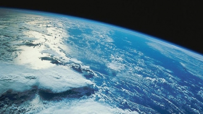 Dünya'nın en büyük ozon tabakası deliği düzeliyor