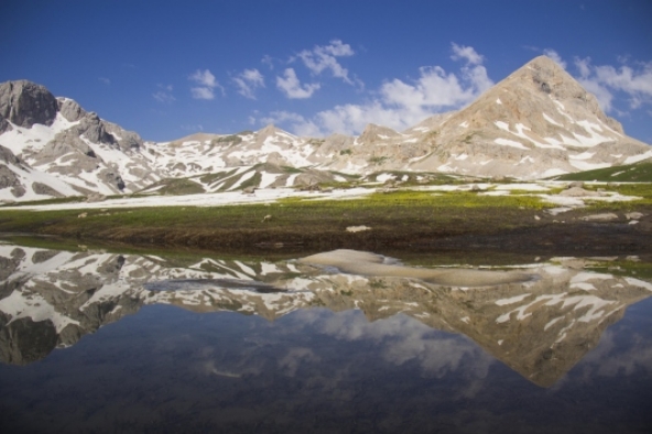 Tunceli Dağlarındaki Buzul Gölleri Güzel Manzaralar Oluşturuyor