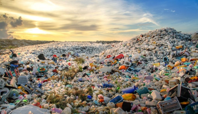 Plastik atıkların arasından İngiliz plakası çıktı: 'Atık ithalatı yasaklanmazsa Adana, Avrupa'nın çöplüğü olacak'