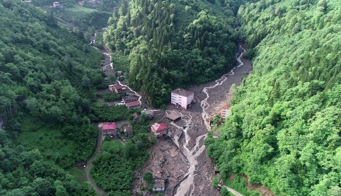 Trabzon'da sel riski altındaki 446 yapıda yaşıyorlar