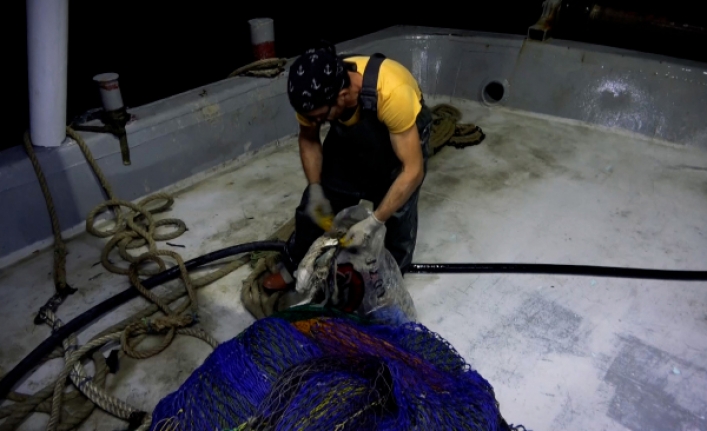Akdeniz'de balıktan çok çöp çıkıyor, balıkçılar nadas istiyor