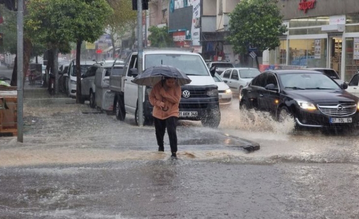 Türkiye'nin tamamı sağanak yağışın etkisi altında!