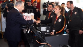 GS Başkanı Mustafa Cengiz, depremzedeler için alışveriş yaptı