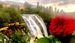 Doğa harikası Tortum Şelalesi yarım milyon turiste ev sahipliği yapacak