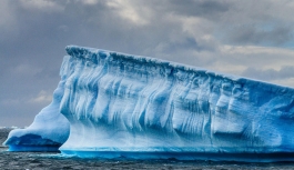 Dünyanın en büyük buzdağının uzaktaki bir adaya çarpması bekleniyor!