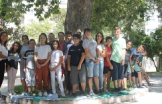 Bornovalı çocuklar yaz okulunda dönüşümü öğreniyor