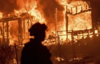 Avustralya’daki orman yangınI: 30 ev yandı