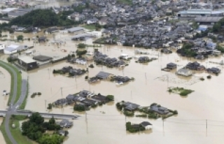 Japonya'da şiddetli yağış: 10 ölü