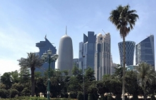 Katar, sokaklara klima yerleştiriyor!