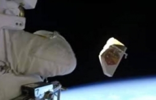 Astronot uzaya çöp atarken görüntülendi!