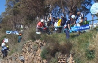 Antalya'da gönüllü dağcılar 300 torba çöp...