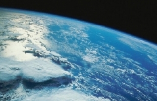 Dünya'nın en büyük ozon tabakası deliği...
