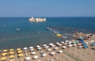 Doğu Akdeniz’in önemli plajlarındaki mavi bayraklar...