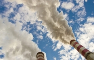 "AB'nin emisyon azaltım hedefi en az yüzde...