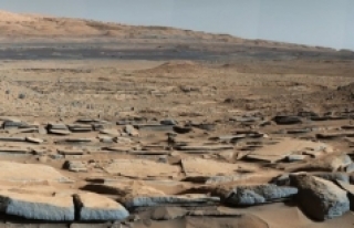 Mars'ta gömülü sıvı su gölleri bulundu