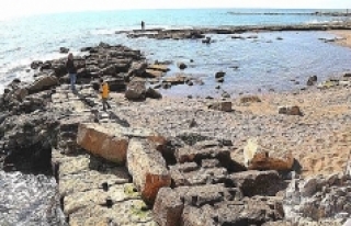 Deniz çekildi antik liman ortaya çıktı