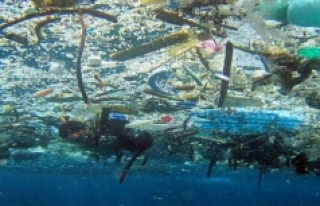 Her yıl denizlere 8 milyon tondan fazla plastik atılıyor