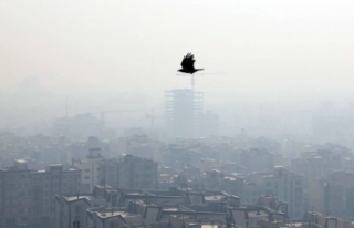 Tahran'da hava kirliliği nedeniyle okullar tatil...