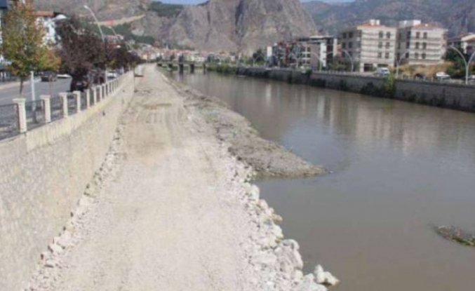 Amasya’da Yeşilırmak yatağındaki betonlaşmaya vatandaş tepkili